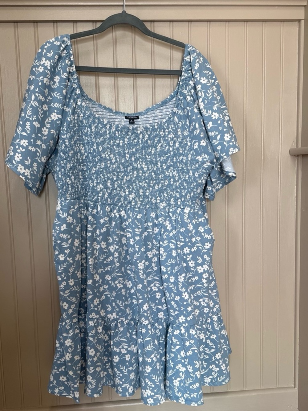 TORRID  Blue White Floral Smocked Babydoll Tunic